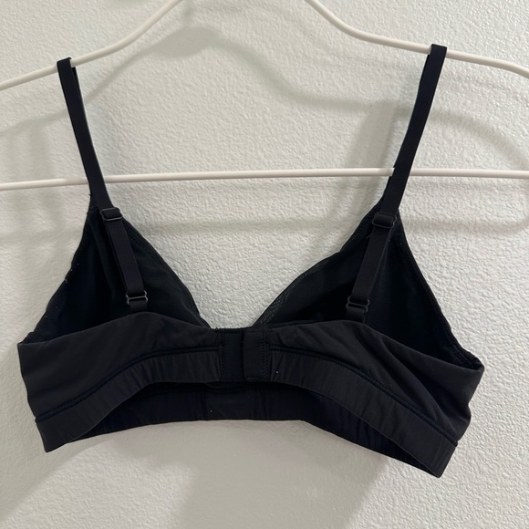 Skims Crossiver Fits Eveeybody Bralettes. Selling as a set! Regularly 40 each . - Picture 5 of 8